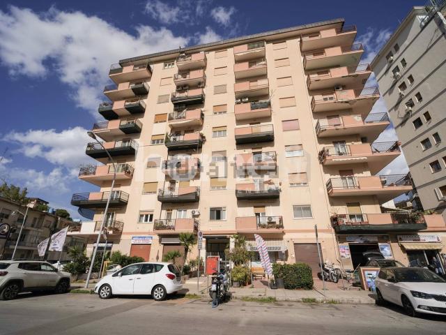 Appartamento in vendita di 96 m² in Via Adolfo Holm, 3