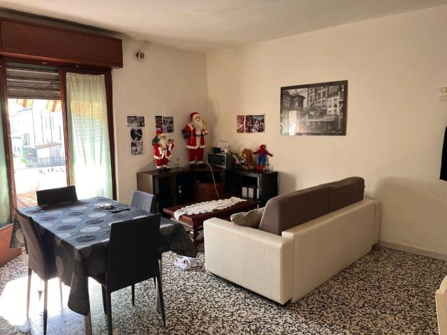 Appartamento in vendita di 96 m² in Via Adua