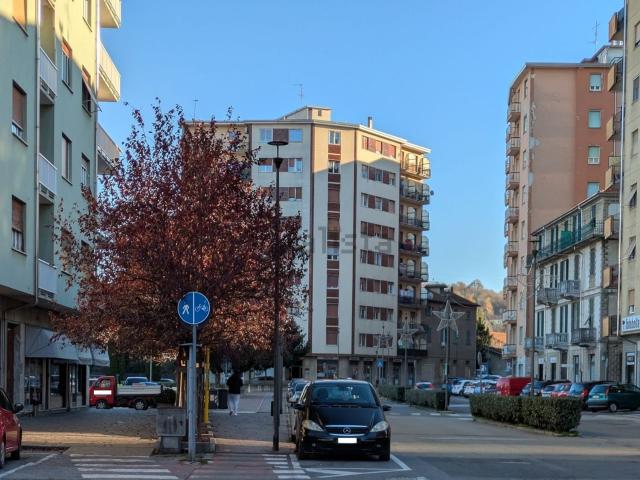 Appartamento in vendita di 96 m² in Via Andrea Colla