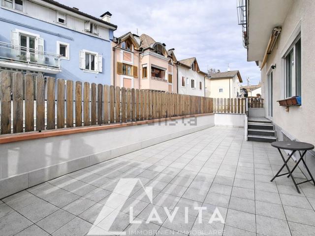 Appartamento in vendita di 96 m² in Via Aslago