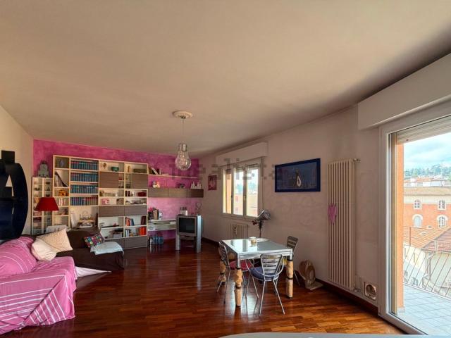 Appartamento in vendita di 96 m² in Via Augusto Romagnoli