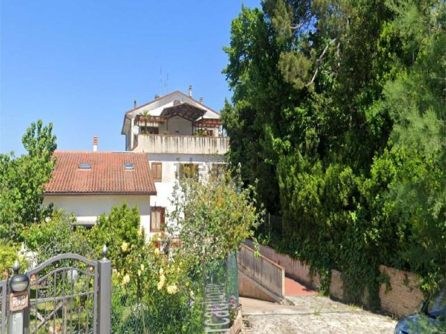 Appartamento in vendita di 96 m² in Via Barcaglione, 20