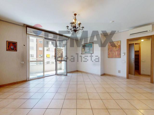 Appartamento in vendita di 96 m² in Via Carlo Perini, 23