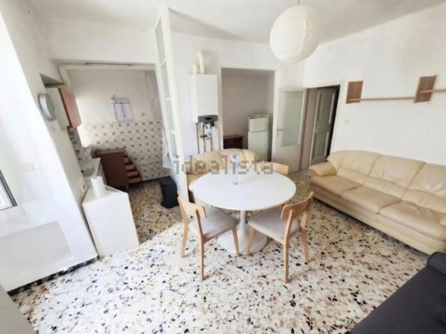 Appartamento in vendita di 96 m² in Via Cesare Battisti