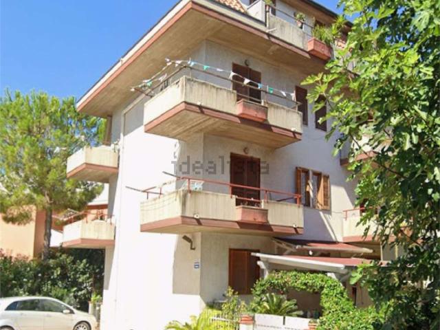 Appartamento in vendita di 96 m² in Via dei Pini, 33