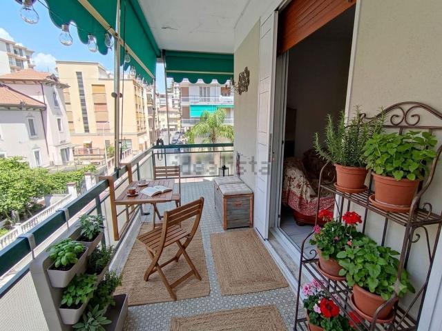 Appartamento in vendita di 96 m² in Via della Cornice, 72