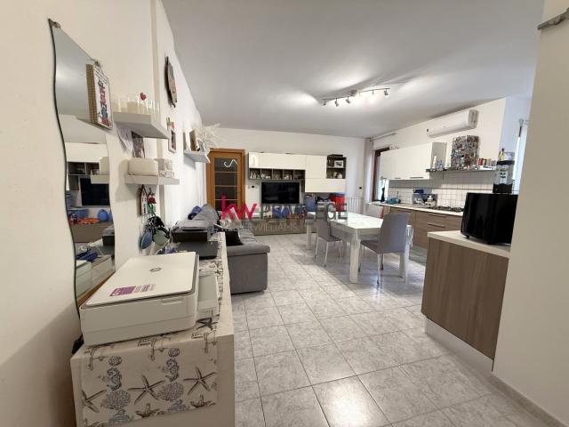 Appartamento in vendita di 96 m² in Via Egnazia, 31
