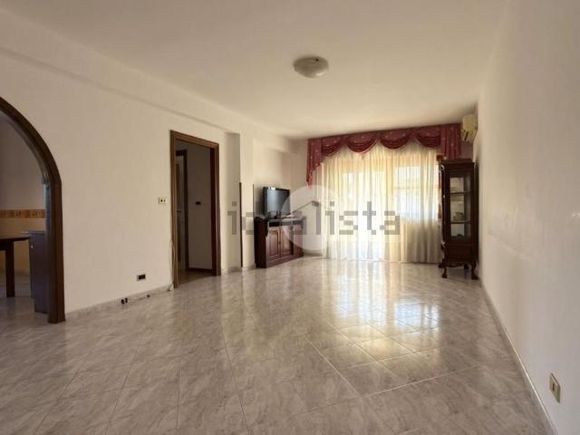 Appartamento in vendita di 96 m² in Via Enea, 15