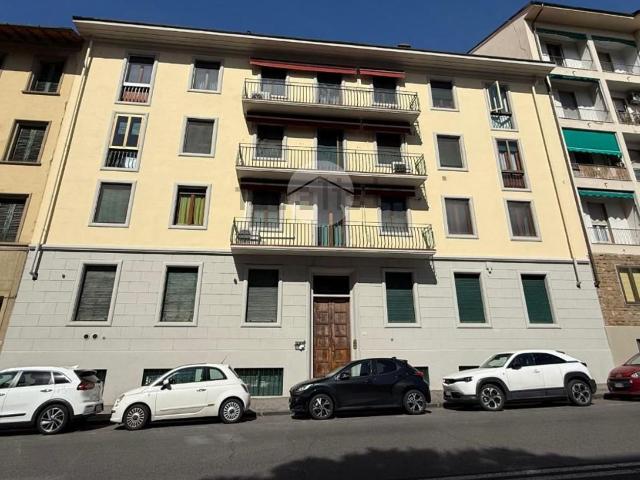 Appartamento in vendita di 96 m² in Via Francesco Baracca, 26