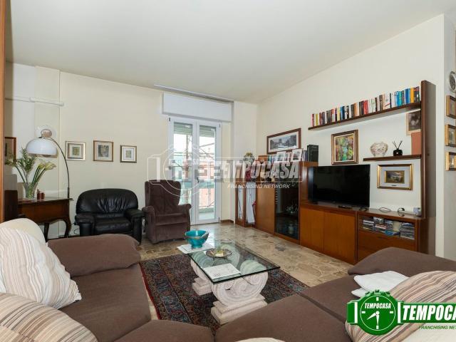 Appartamento in vendita di 96 m² in Via Giosuè Carducci