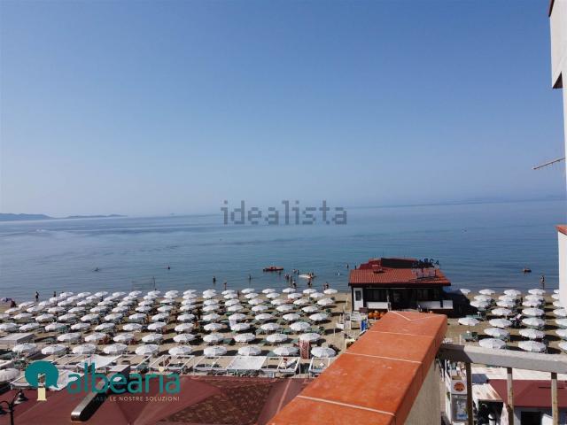 Appartamento in vendita di 96 m² in Via Giosue&apos  Carducci, 17