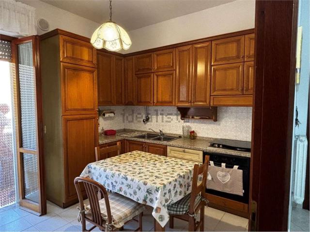 Appartamento in vendita di 96 m² in Via Giacomo Leopardi, 6