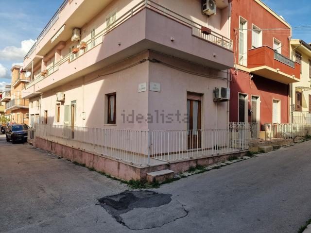 Appartamento in vendita di 96 m² in Via Giacomo Leopardi, 6