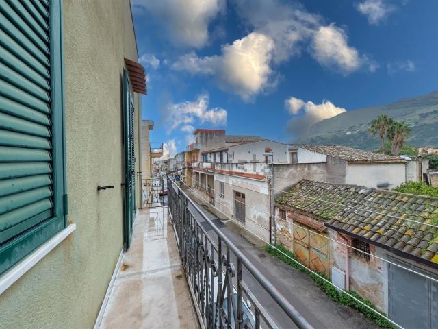 Appartamento in vendita di 96 m² in Via Giardina, 55