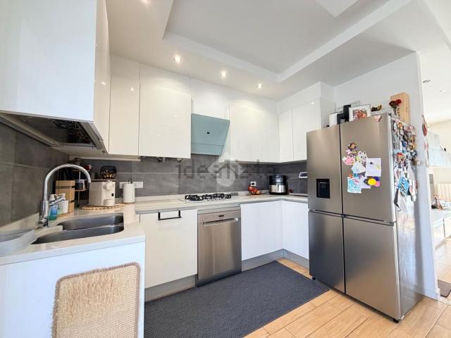 Appartamento in vendita di 96 m² in Via Gobbi, 126