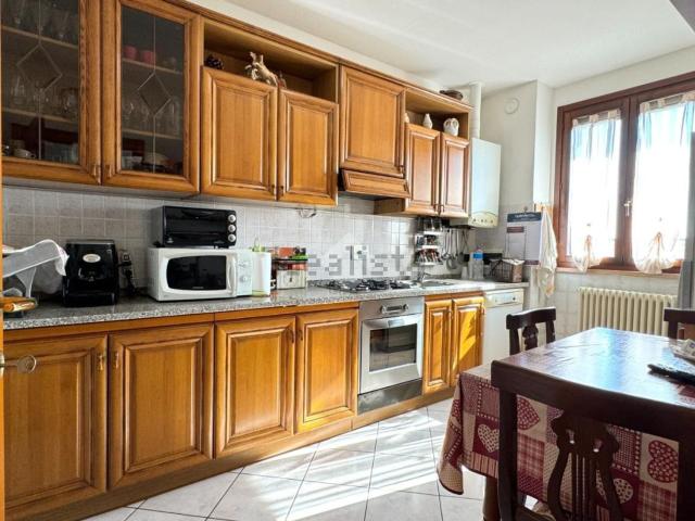 Appartamento in vendita di 96 m² in Via I. Newton, 97