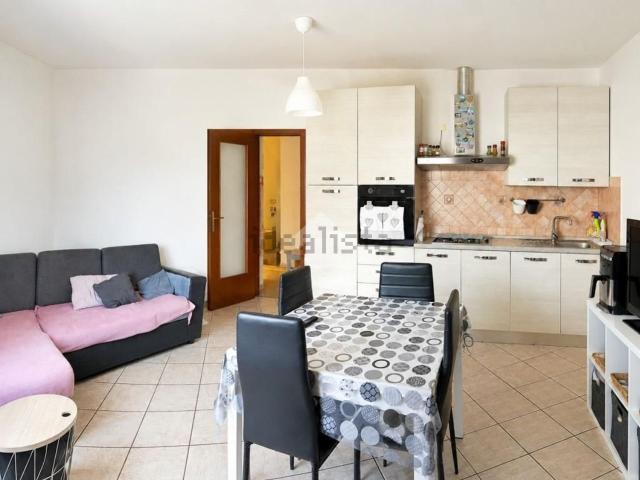 Appartamento in vendita di 96 m² in Via Lambruschina, 5