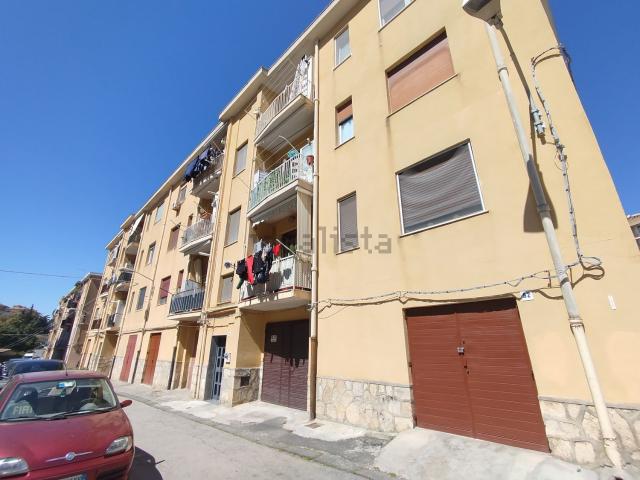 Appartamento in vendita di 96 m² in Via Leonida Bissolati, 38