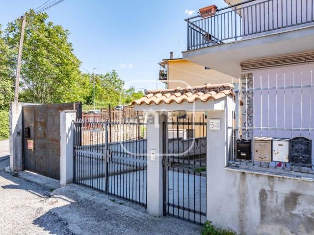 Appartamento in vendita di 96 m² in Via Montagnareale