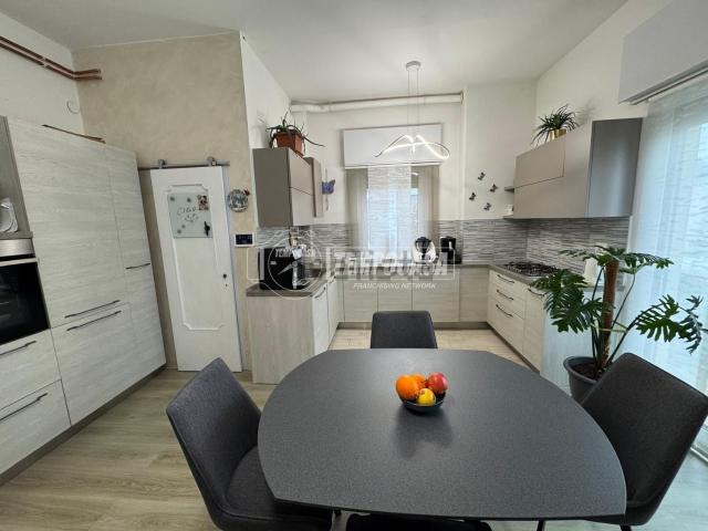 Appartamento in vendita di 96 m² in Via Monte Grappa, 162
