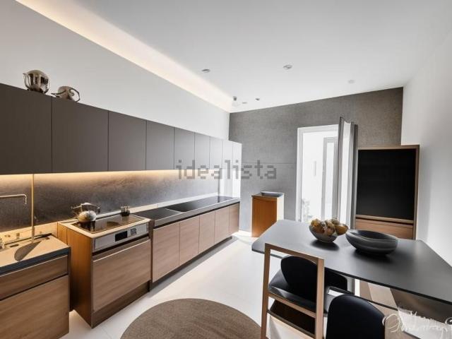 Appartamento in vendita di 96 m² in Via Mons. Guerinoni, 21