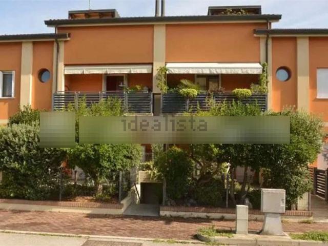 Appartamento in vendita di 96 m² in Via Monsignor E. Bacchion