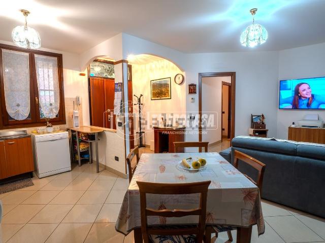 Appartamento in vendita di 96 m² in Via Modenese, 242