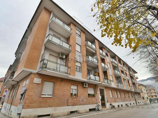 Appartamento in vendita di 96 m² in Via Nazario Sauro