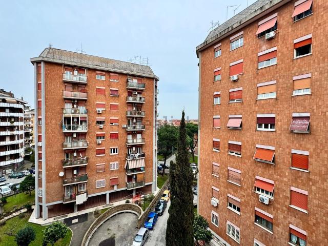 Appartamento in vendita di 96 m² in Via Pietro Romano