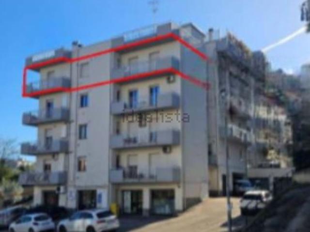 Appartamento in vendita di 96 m² in Via Santa Caterina da Siena, 44