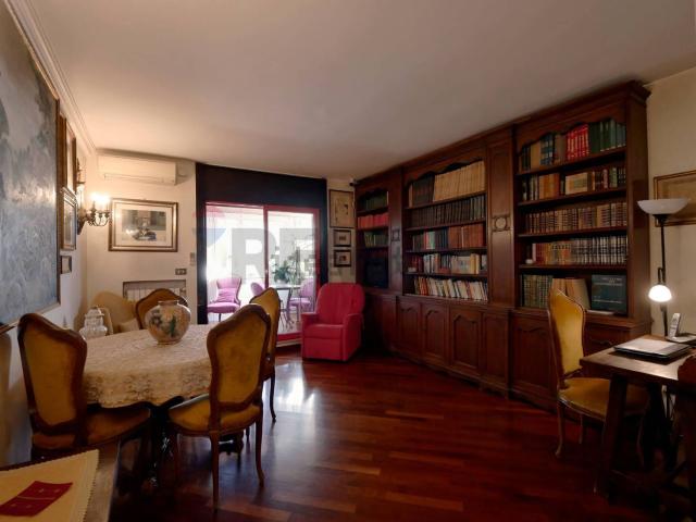 Appartamento in vendita di 96 m² in Viale delle Querce, 22