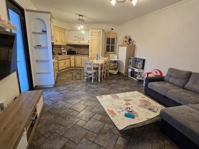 Appartamento in vendita di 96 m² in Viale Stazione, 177