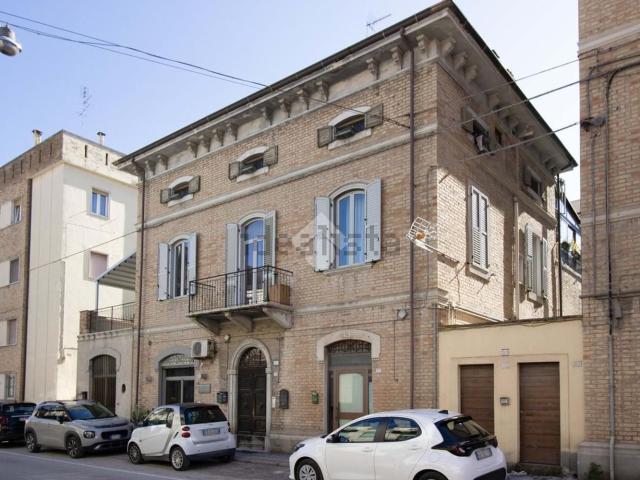 Appartamento in vendita di 98 m² in Corso Giuseppe Garibaldi, 209