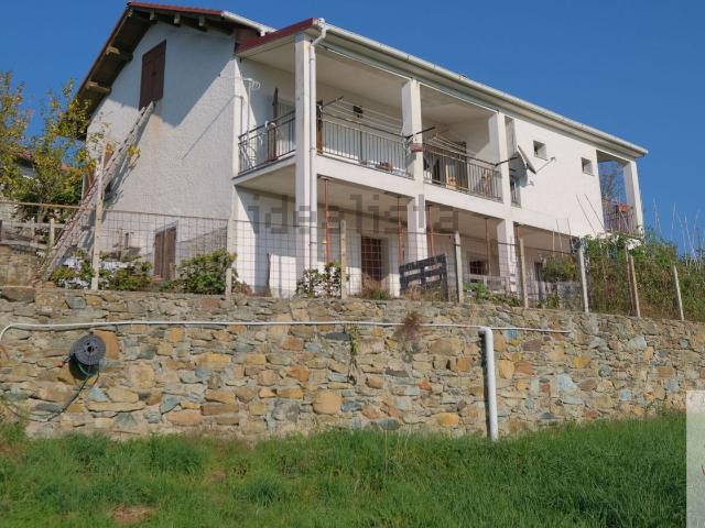 Appartamento in vendita di 98 m² in Frazione Moretti, 140