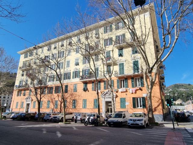 Appartamento in vendita di 98 m² in Piazza Giuseppe Garassini Garbarino, 4