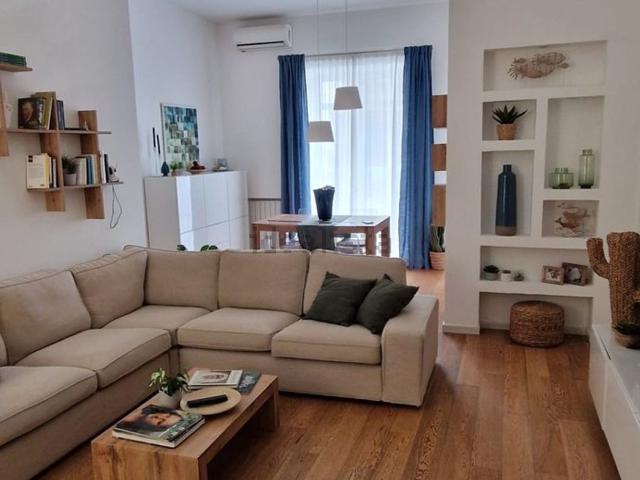 Appartamento in vendita di 98 m² in Via Tavola Tonda, 43