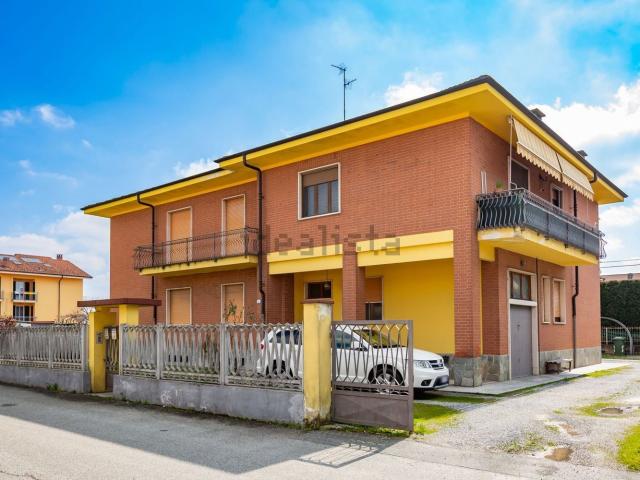 Appartamento in vendita di 98 m² in Via U. Foscolo, 6