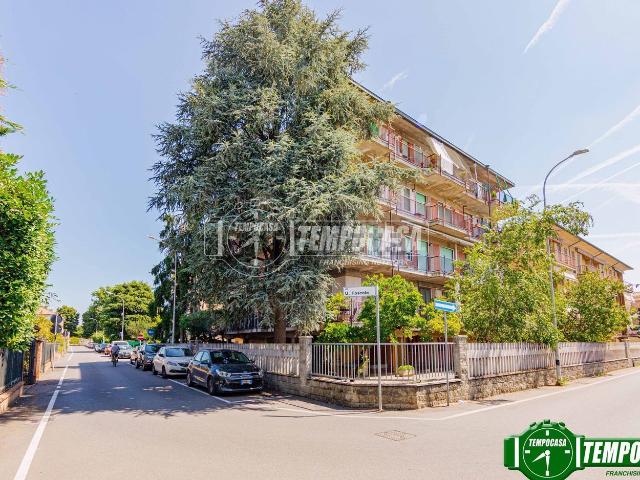Appartamento in vendita di 98 m² in Via Ugo Foscolo