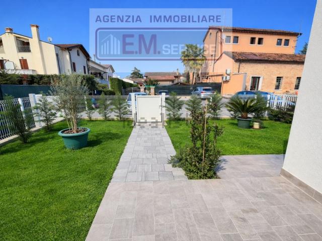 Appartamento in vendita di 98 m² in Via Vittorio Veneto