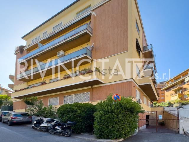 Appartamento in vendita di 98 m² in Via Vittorio Polacco