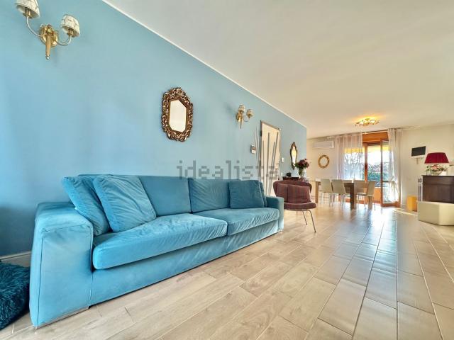 Appartamento in vendita di 98 m² in Via Volontari del Sangue, 8