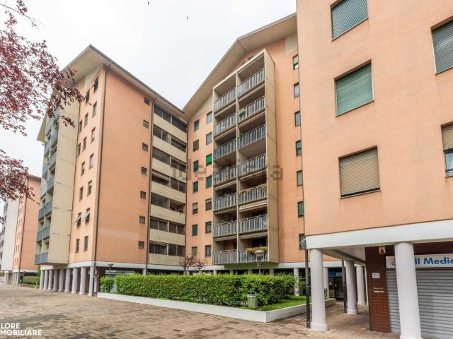 Appartamento in vendita di 98 m² in Via Abruzzi, 52