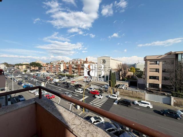 Appartamento in vendita di 98 m² in Via Aurelia, 590