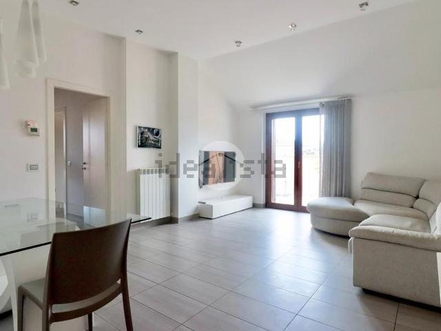 Appartamento in vendita di 98 m² in Via Capri