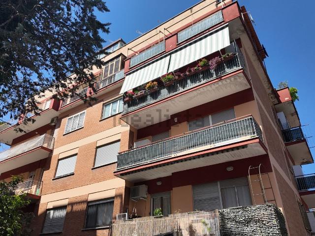 Appartamento in vendita di 98 m² in Via Carlo Piancastelli
