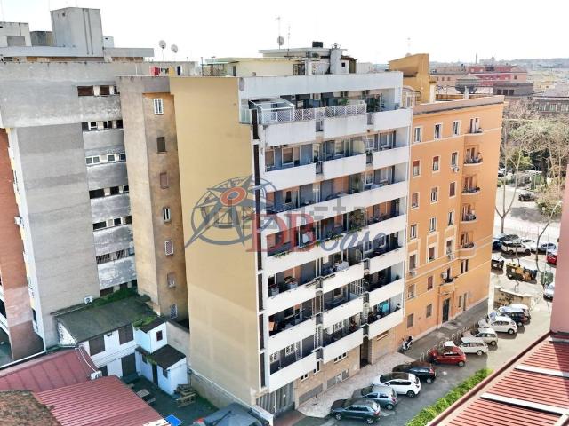 Appartamento in vendita di 98 m² in Via Casilina, 57