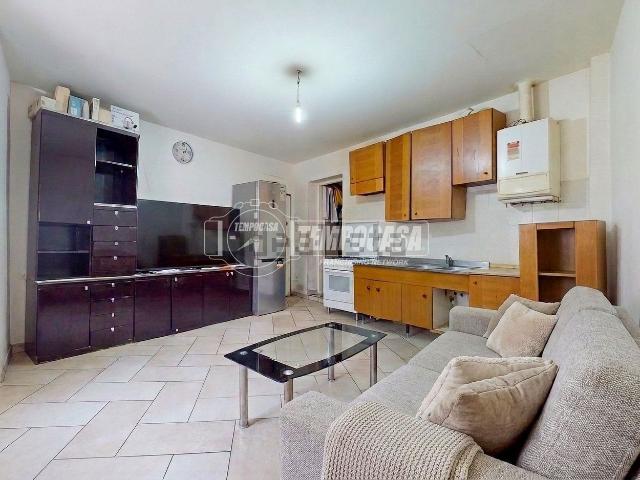Appartamento in vendita di 98 m² in Via Cavarola, 9