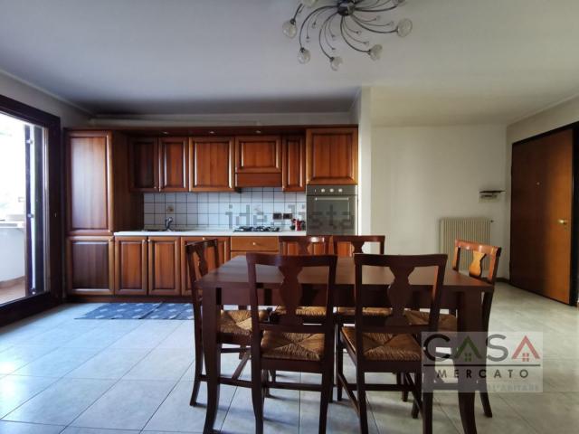 Appartamento in vendita di 98 m² in Via Cesare Battisti