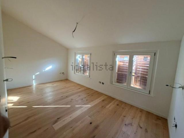 Appartamento in vendita di 98 m² in Via Coltellini