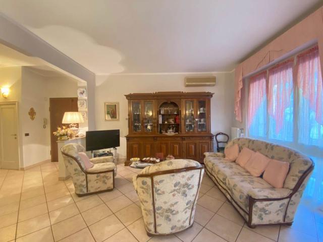 Appartamento in vendita di 98 m² in Via Costantino Nigra, 6